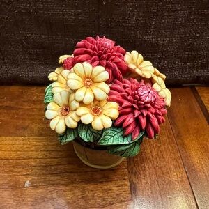 Lord Byron Harmony Garden Mothers Day Bouquet Sculpture Retired 2471/5000